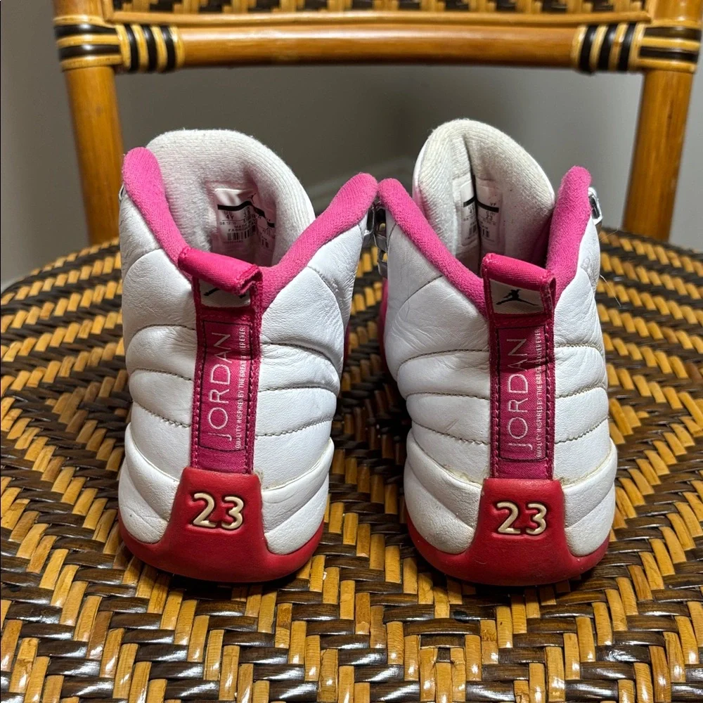 Jordan 12 Retro Dynamic Pink 510815-109 Size 4Y